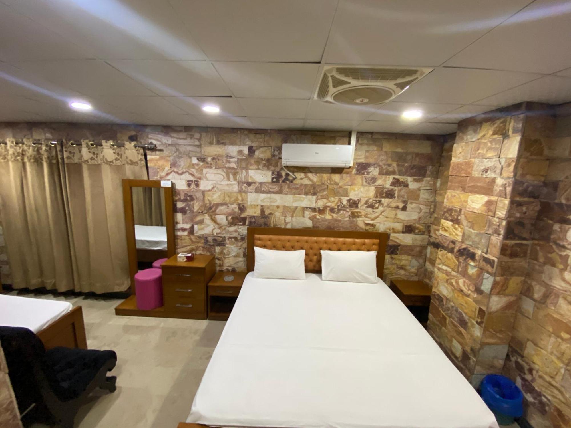 Hotel Vista Inn Dha Rawalpindi Exterior photo