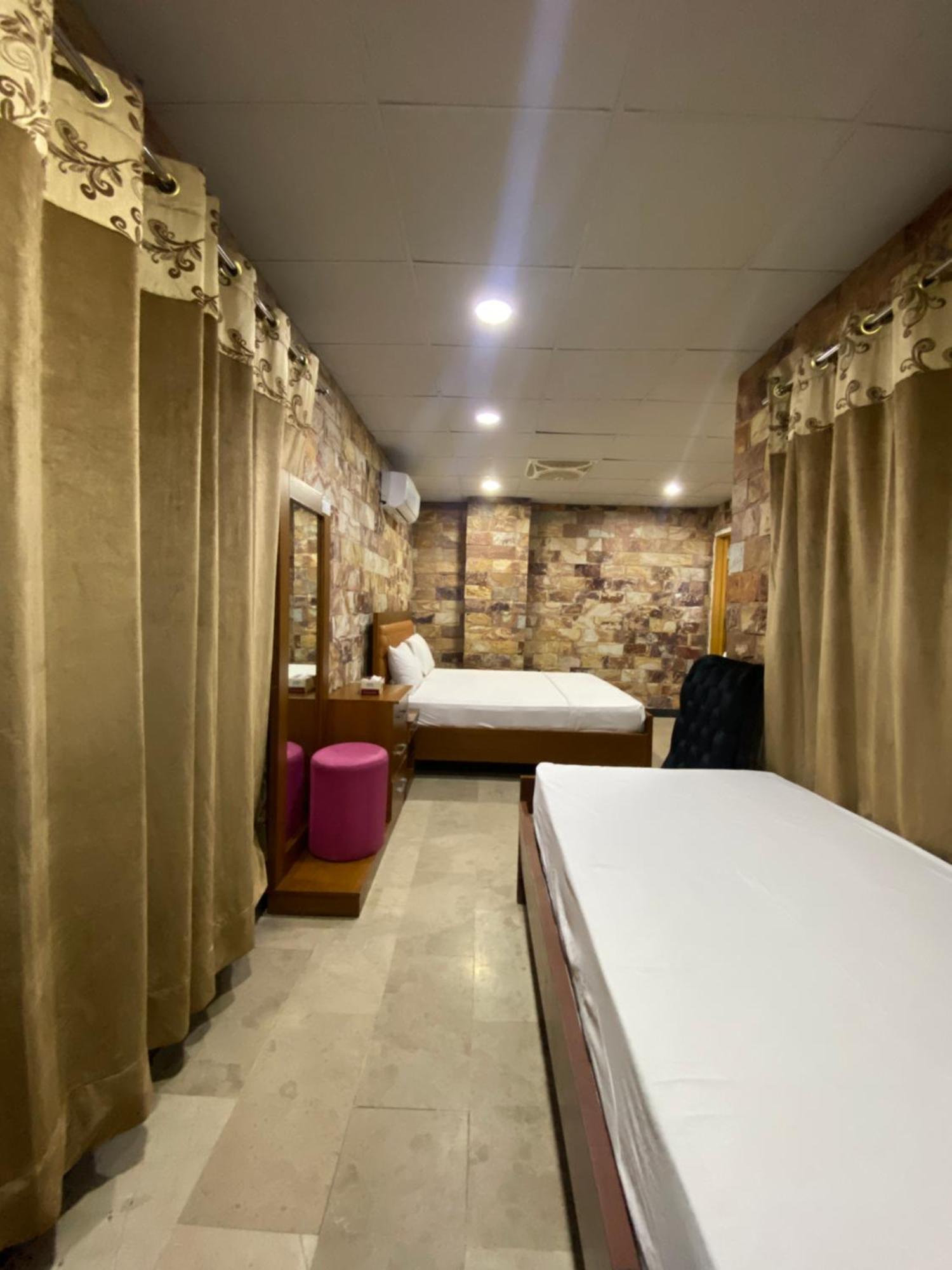 Hotel Vista Inn Dha Rawalpindi Exterior photo
